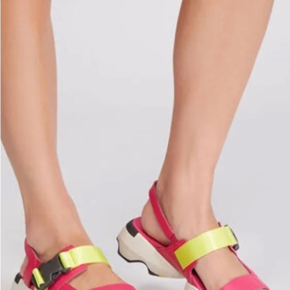Sorel Kinetic Impact Sling Leather Sandals. Dark pink. Size 8.5 - Picture 2 of 8